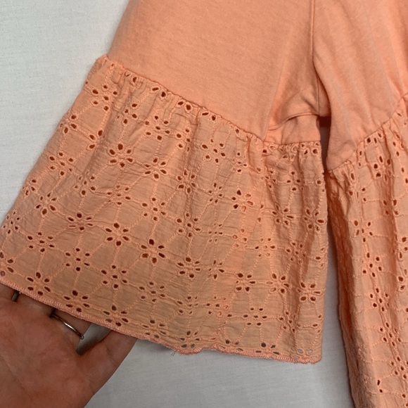 Blueage Collection Peach Floral Eyelet Peplum Top - Picture 3 of 7